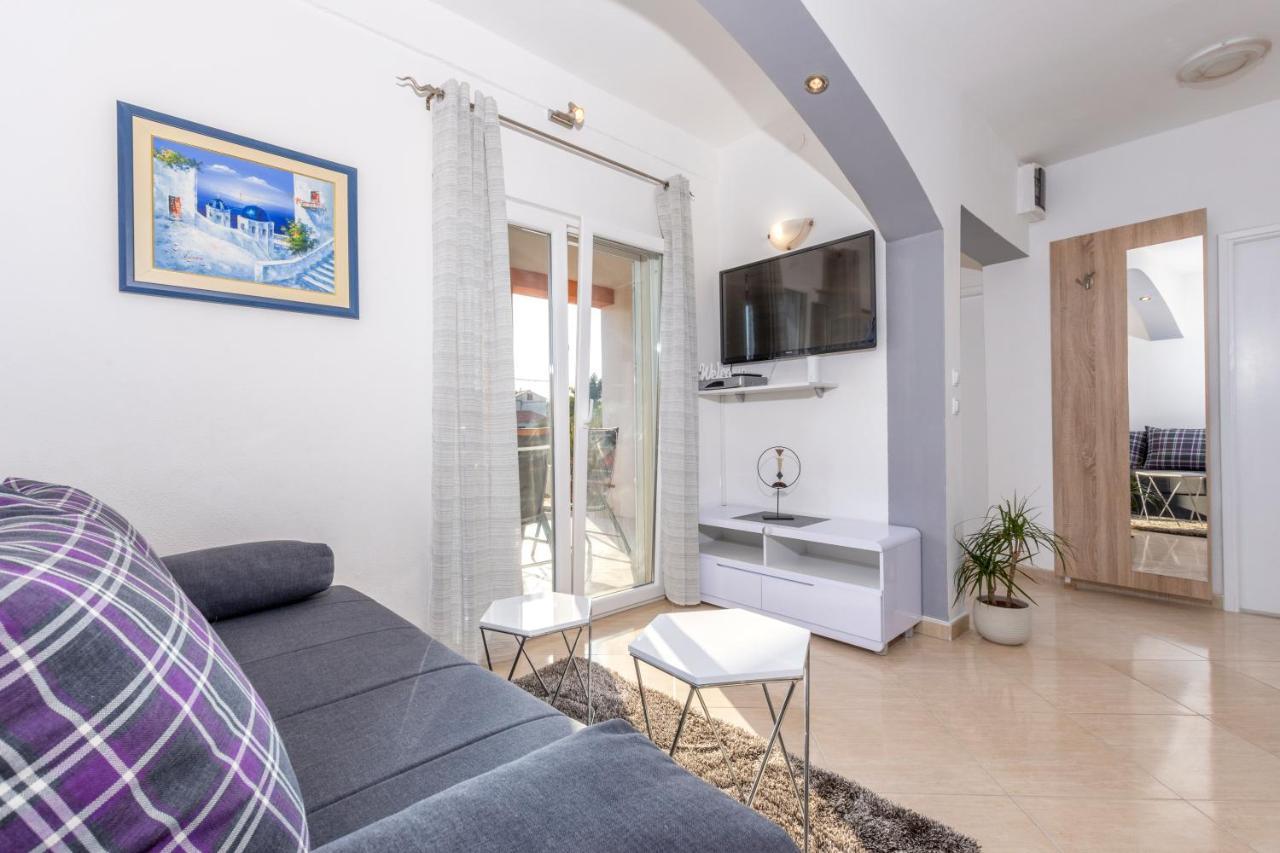 Villa Spark With Heated Pool In Rogoznica Zecevo Luaran gambar