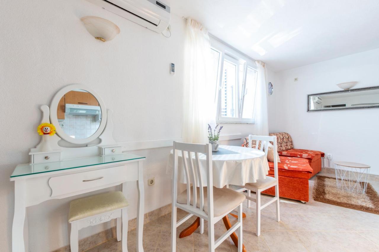 Villa Spark With Heated Pool In Rogoznica Zecevo Luaran gambar