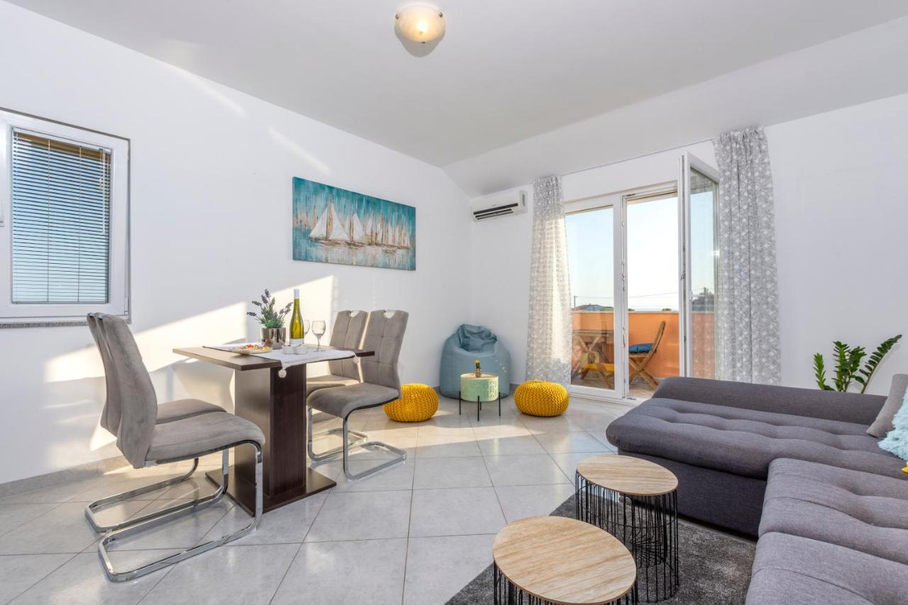 Villa Spark With Heated Pool In Rogoznica Zecevo Luaran gambar